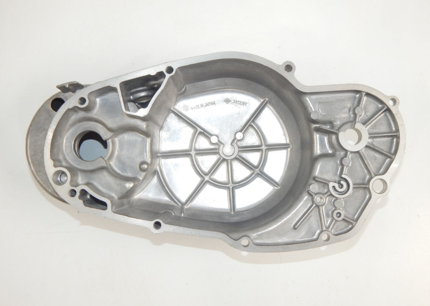 OEM 1970's SUZUKI GT380 GT550 ENGINE MOTOR CRANKCASE RIGHT COVER "3SZZ153" - MotoRaider