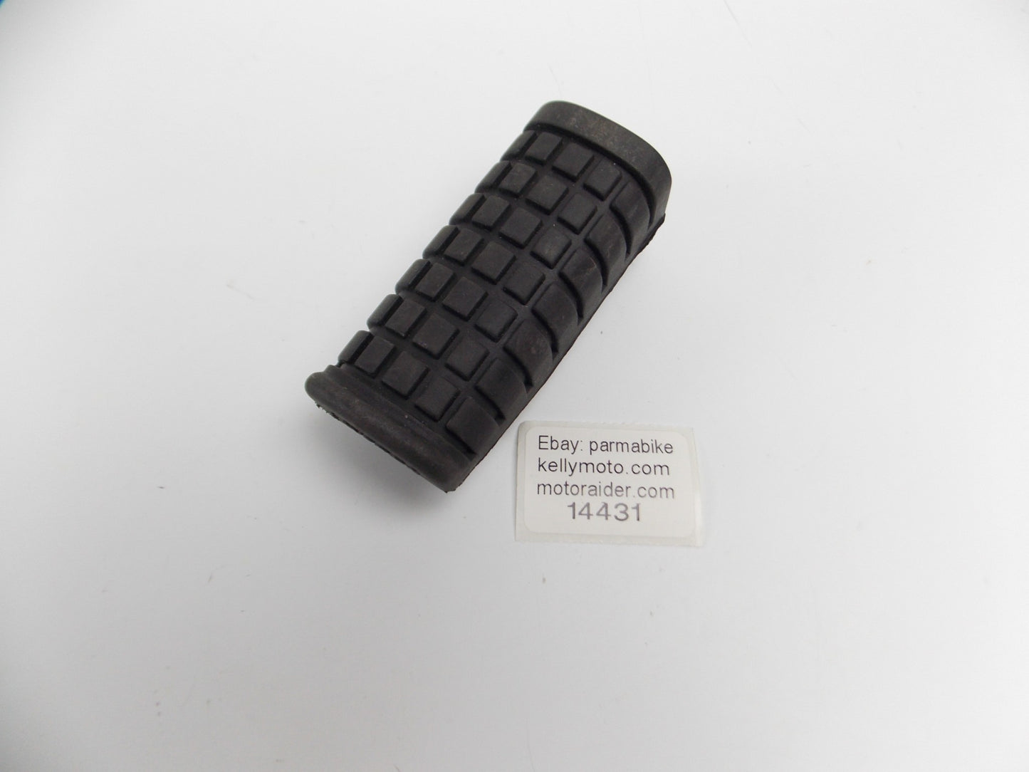 NOS OEM LAVERDA PASSENGER RUBBER FOOTREST PEG STAND COVER R L 61925698 61925697 - MotoRaider