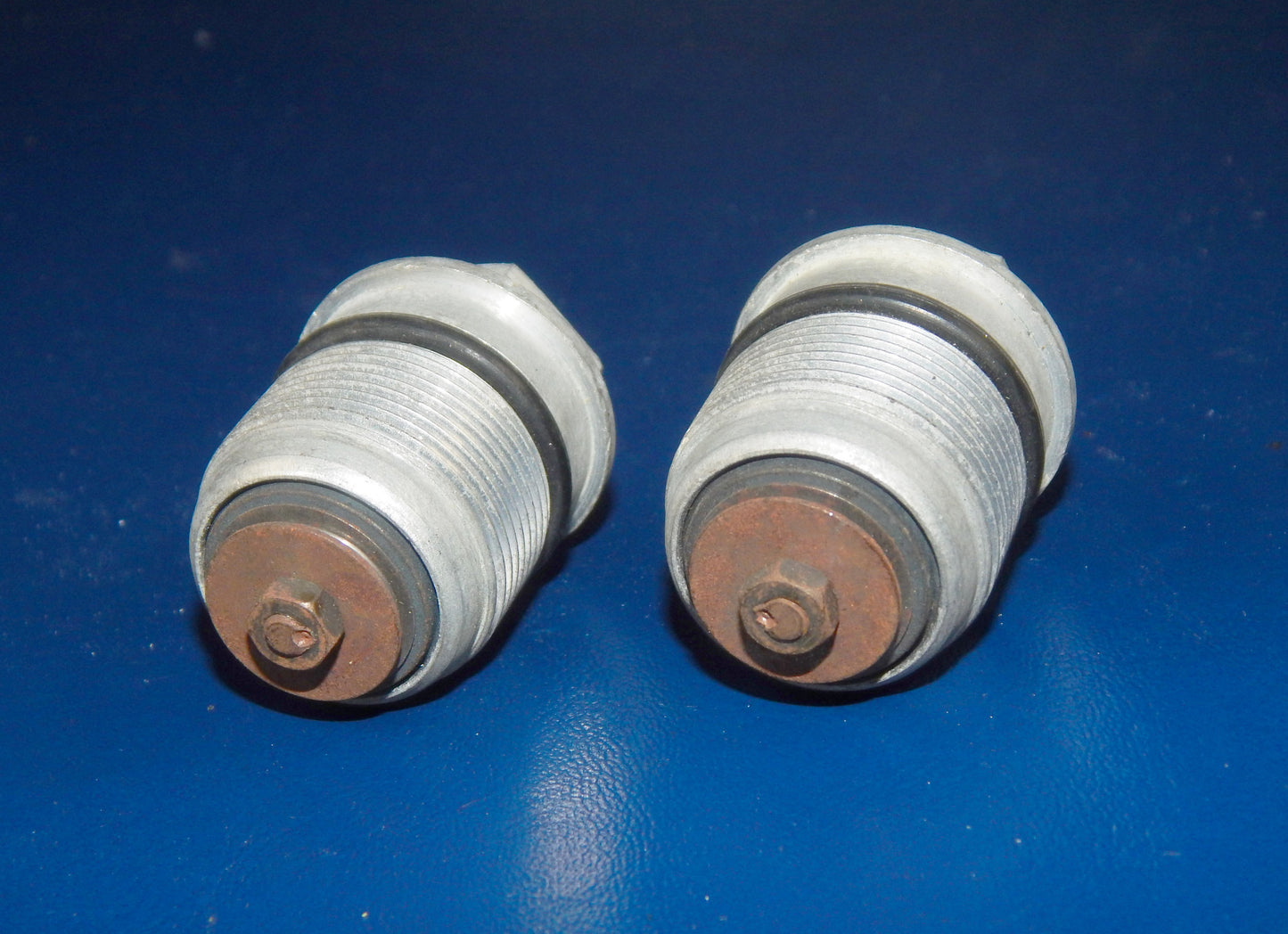 1 pair NOS FRONT FORK SUSPENSION TUBE TOP NUT VALVE THREAD D=28mm CAGIVA MORINI - MotoRaider