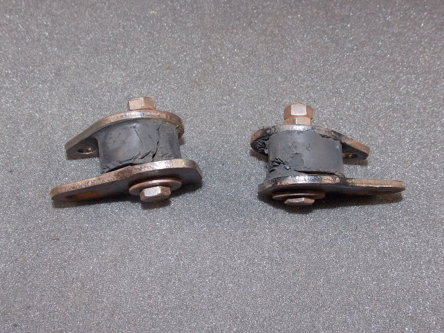 OEM YAMAHA 1976 YZ400 MUFFLER MOUNTS BRACKETS EXHAUST PIPE DAMPER - MotoRaider