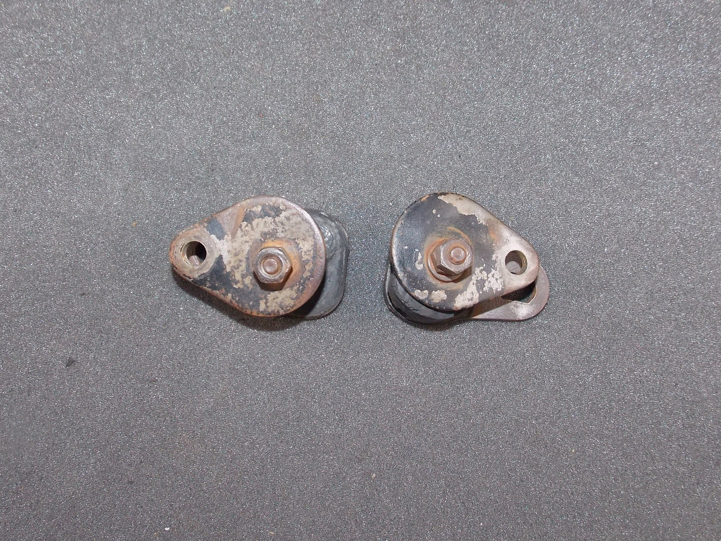 OEM YAMAHA 1976 YZ400 MUFFLER MOUNTS BRACKETS EXHAUST PIPE DAMPER - MotoRaider