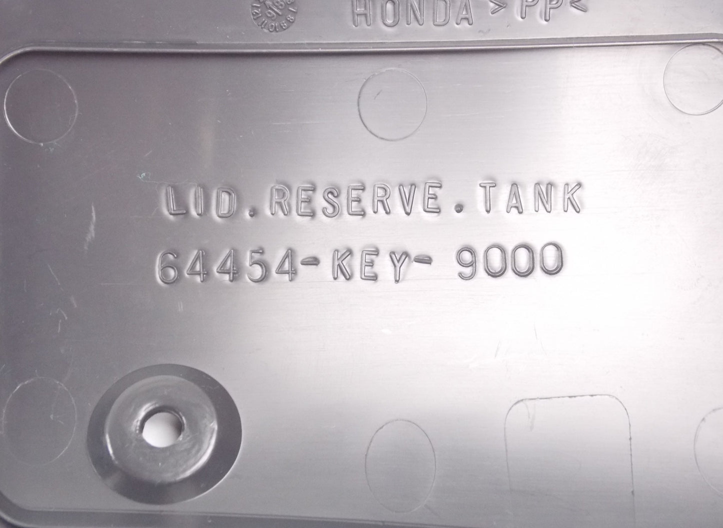 OEM HONDA LID COVER RESERVOIR FUEL GAS TANK 64454-KEY-9000 PANTHEON FORESITE 125 - MotoRaider