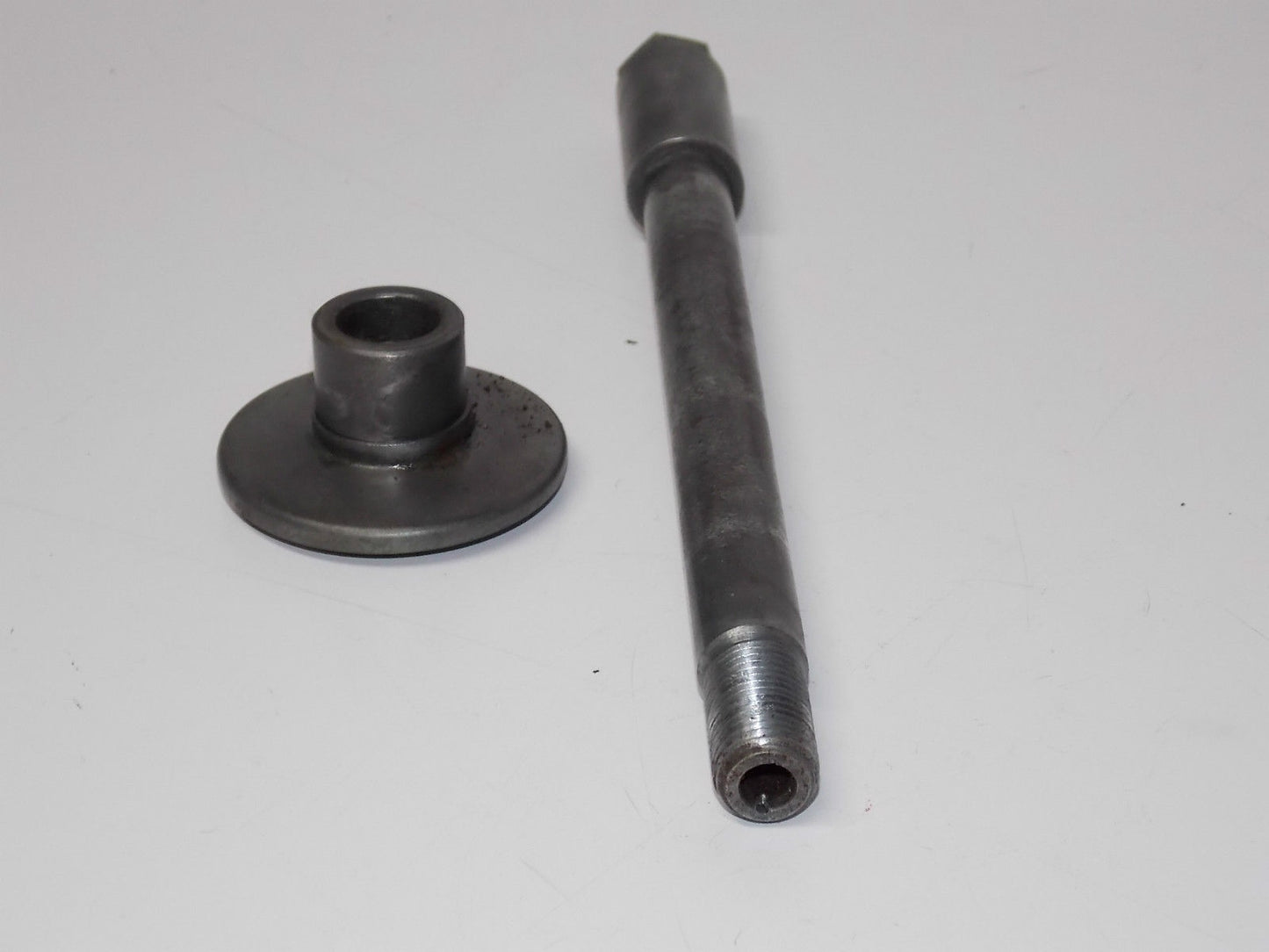 1982 KAWASAKI KX250 KX 250 FRONT WHEEL AXLE AND COLLAR BOLT SPINDLE - MotoRaider