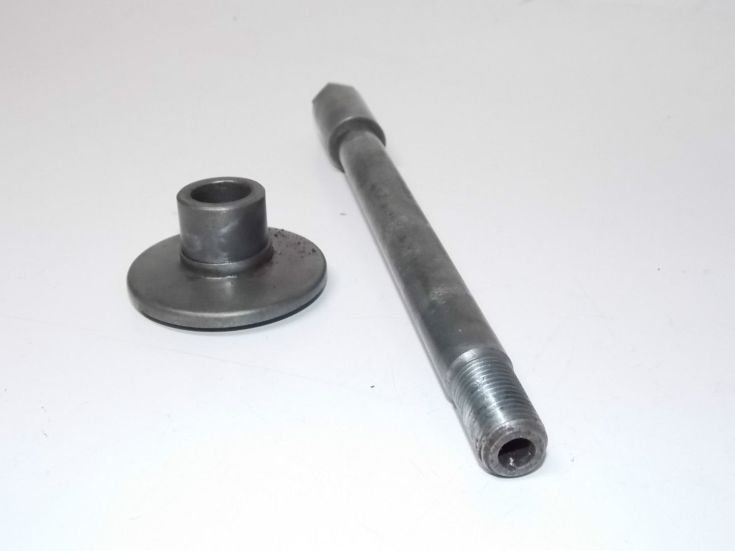 1982 KAWASAKI KX250 KX 250 FRONT WHEEL AXLE AND COLLAR BOLT SPINDLE - MotoRaider