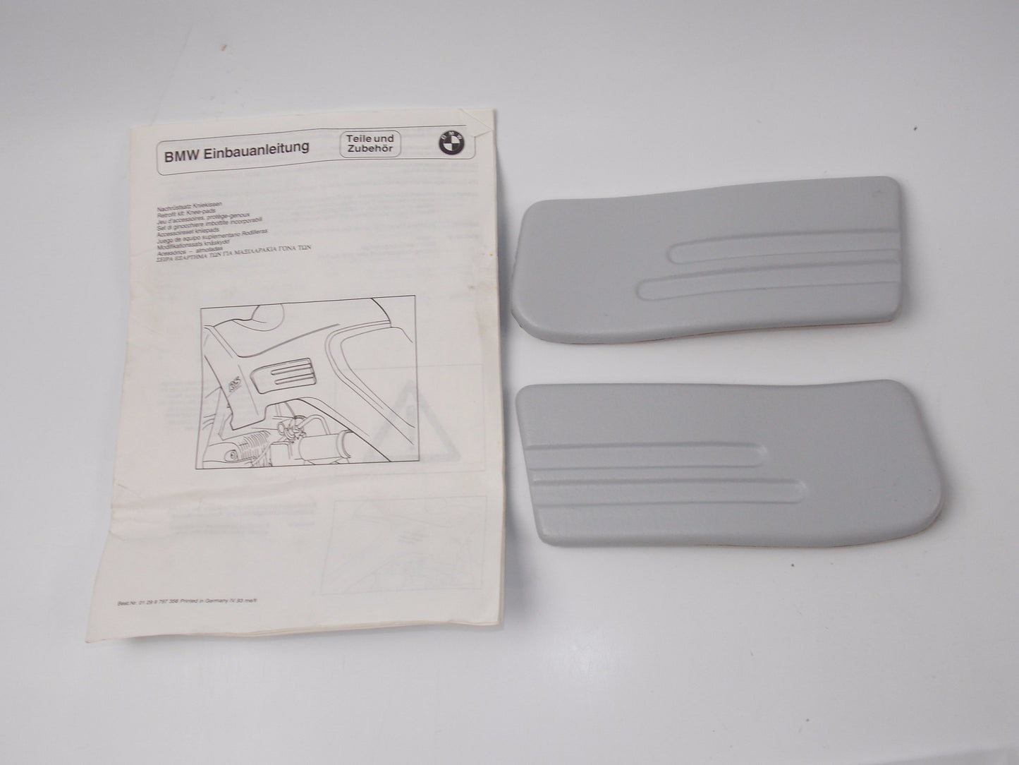 NOS OEM BMW 1992-2001 R 1100 RS KNEE PADDING SET LH/RH 16112316374 | 16112316375 - MotoRaider