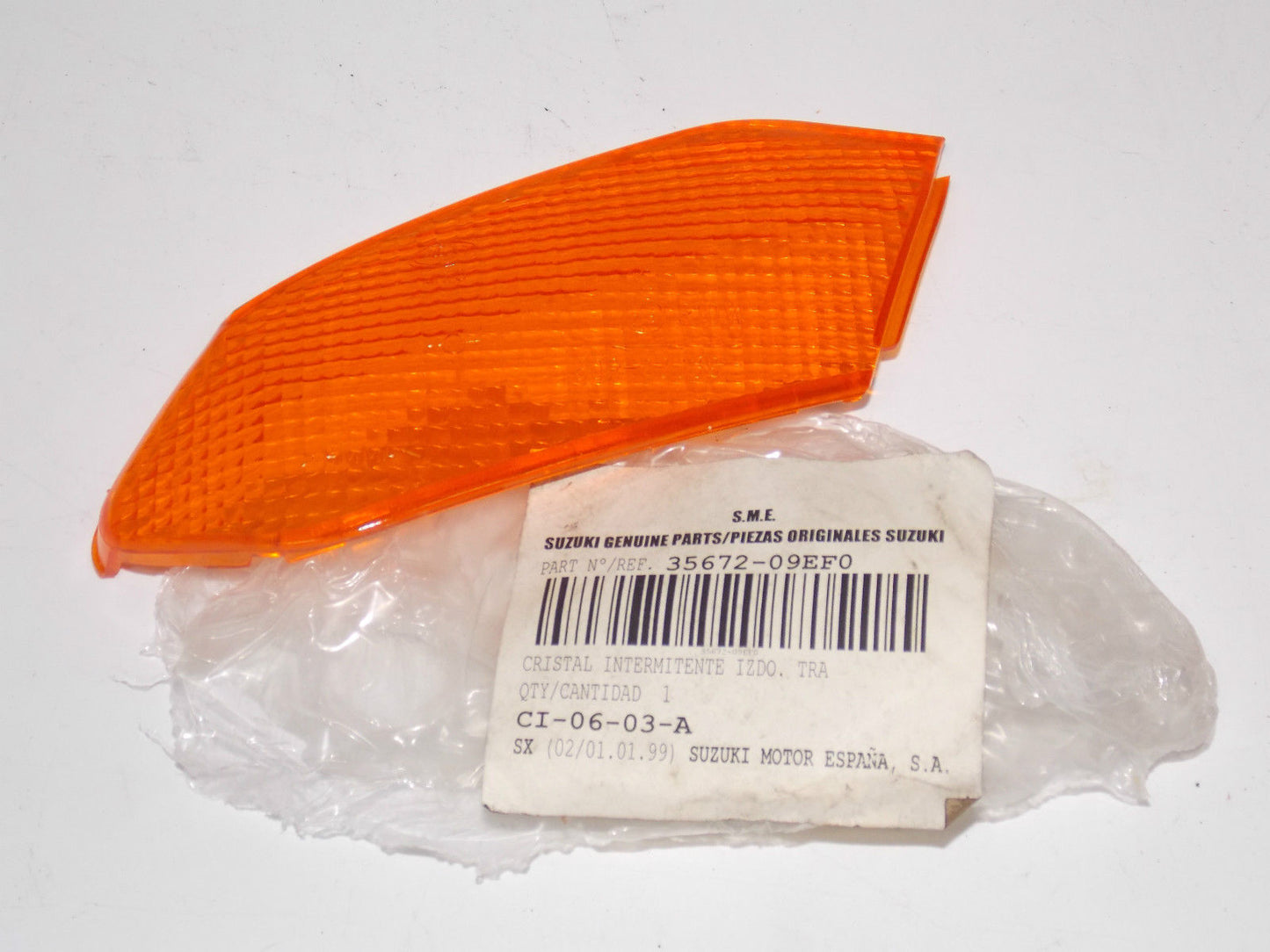 OEM SUZUKI SCOOTER 1995 1996 AP50 TURN SIGNAL LENS 35672-09EF0 - MotoRaider