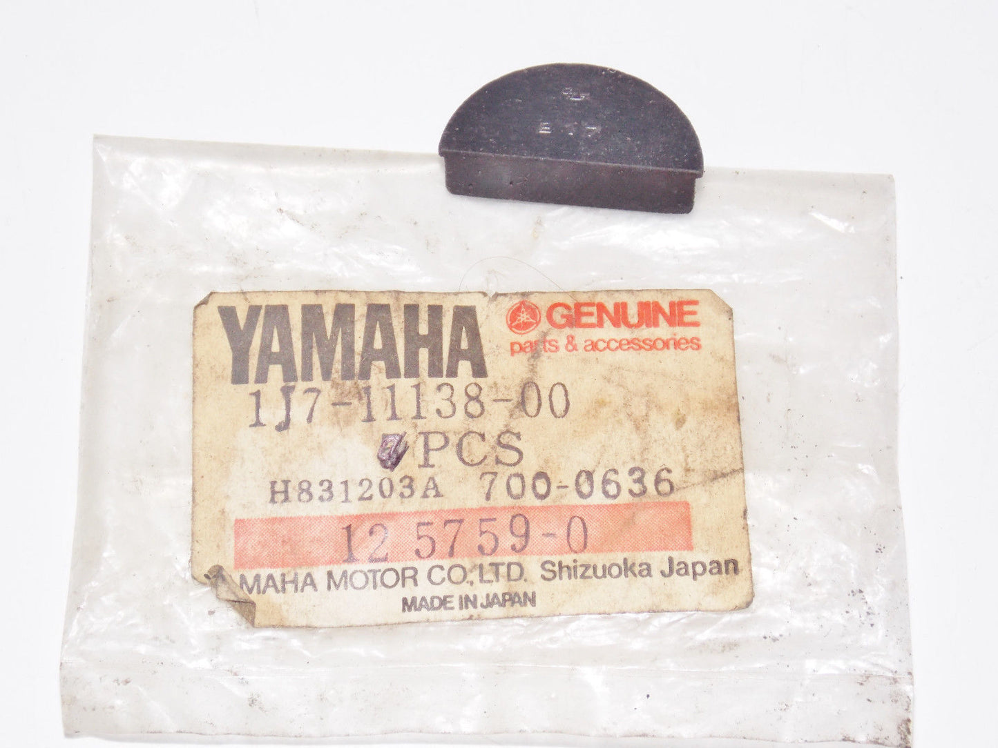 OEM NOS YAMAHA 1974 1976 1977 1983 DT126 XS750 XJ650 XJ1100 XS400 PLUG 1J7-11138 - MotoRaider