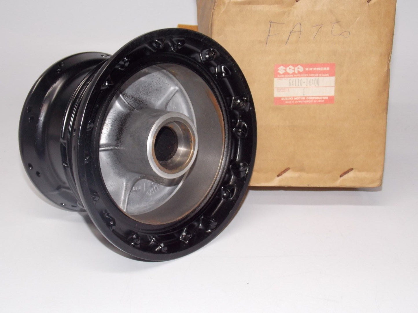 OEM NOS SUZUKI 1985 REAR WHEEL HUB SP600 64110-14A00 - MotoRaider