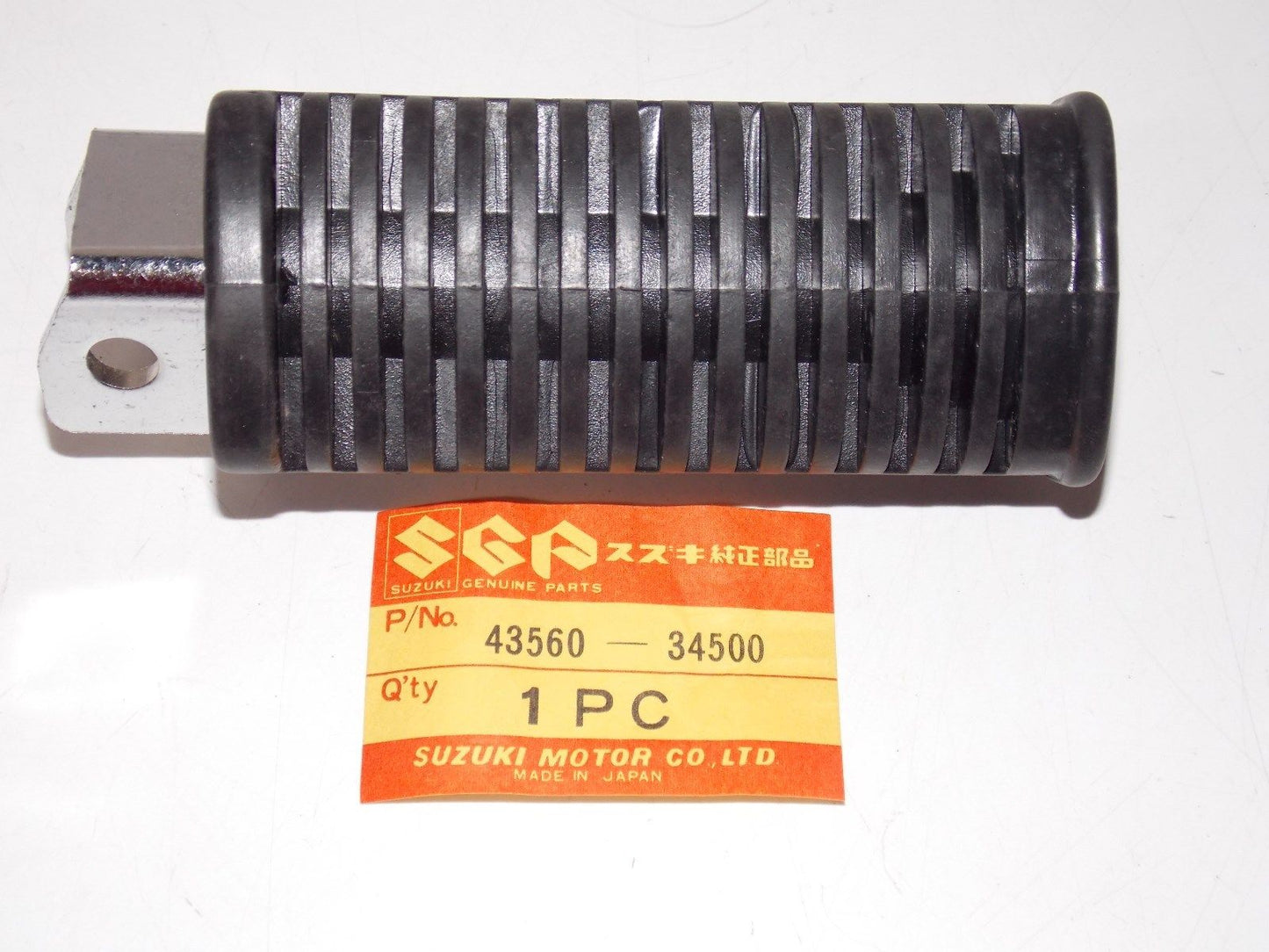 OEM SUZUKI 1981 1982 1983 FOOT REST PEG STAND GS650 43560-34500 - MotoRaider