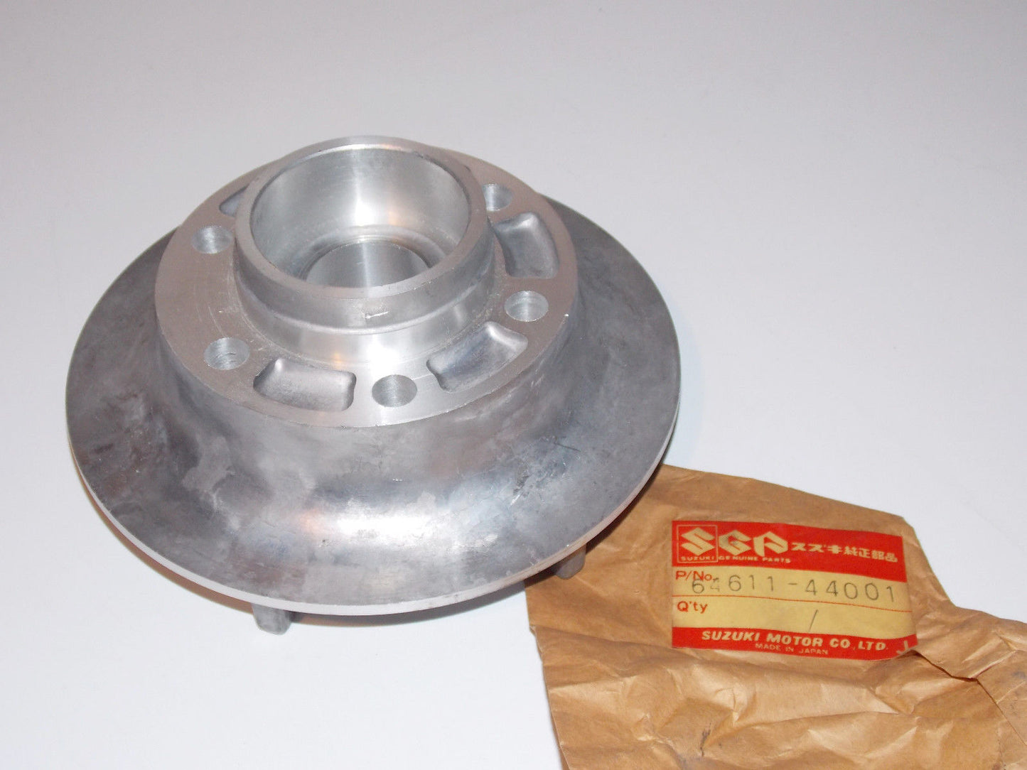 NOS SUZUKI 1979 1981 1988 GS425 GS300 GS450 SPROCKET CARRIER DRUM 64611-44001 - MotoRaider