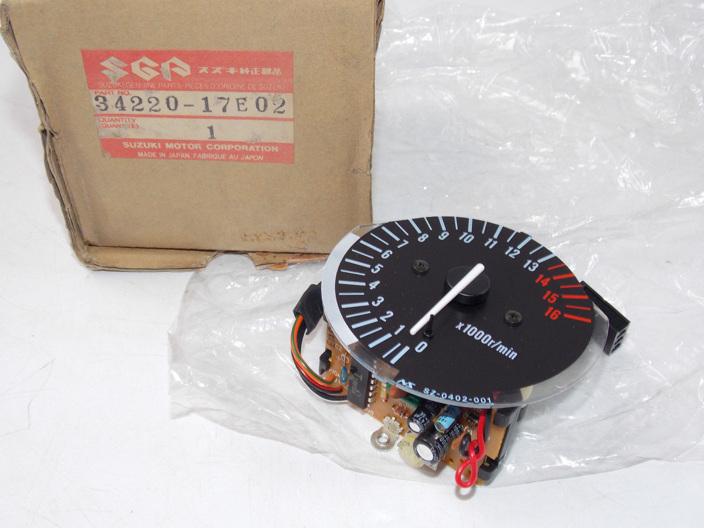 NOS OEM NEW SUZUKI 1993 1994 1995 GSX-R750 TACHOMETER TACH REV GAUGE 34220-17E02 - MotoRaider