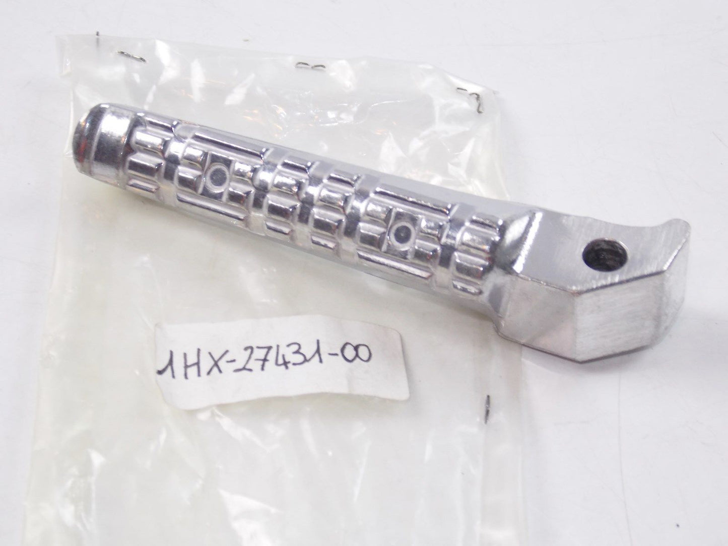 YAMAHA 1987-1996 REAR LEFT FOOTREST 1  FZ700 FZR400 600 1000 1HX-27431 3VR-27431 - MotoRaider