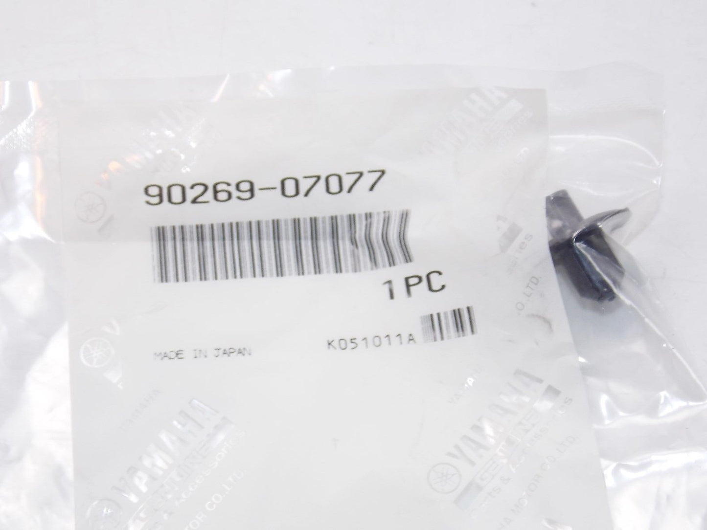 NOS YAMAHA 1998-2013 SPECIAL SHAPE RIVET YZF1000 YZFR1 XVS1100 XV19 90269-07077 - MotoRaider