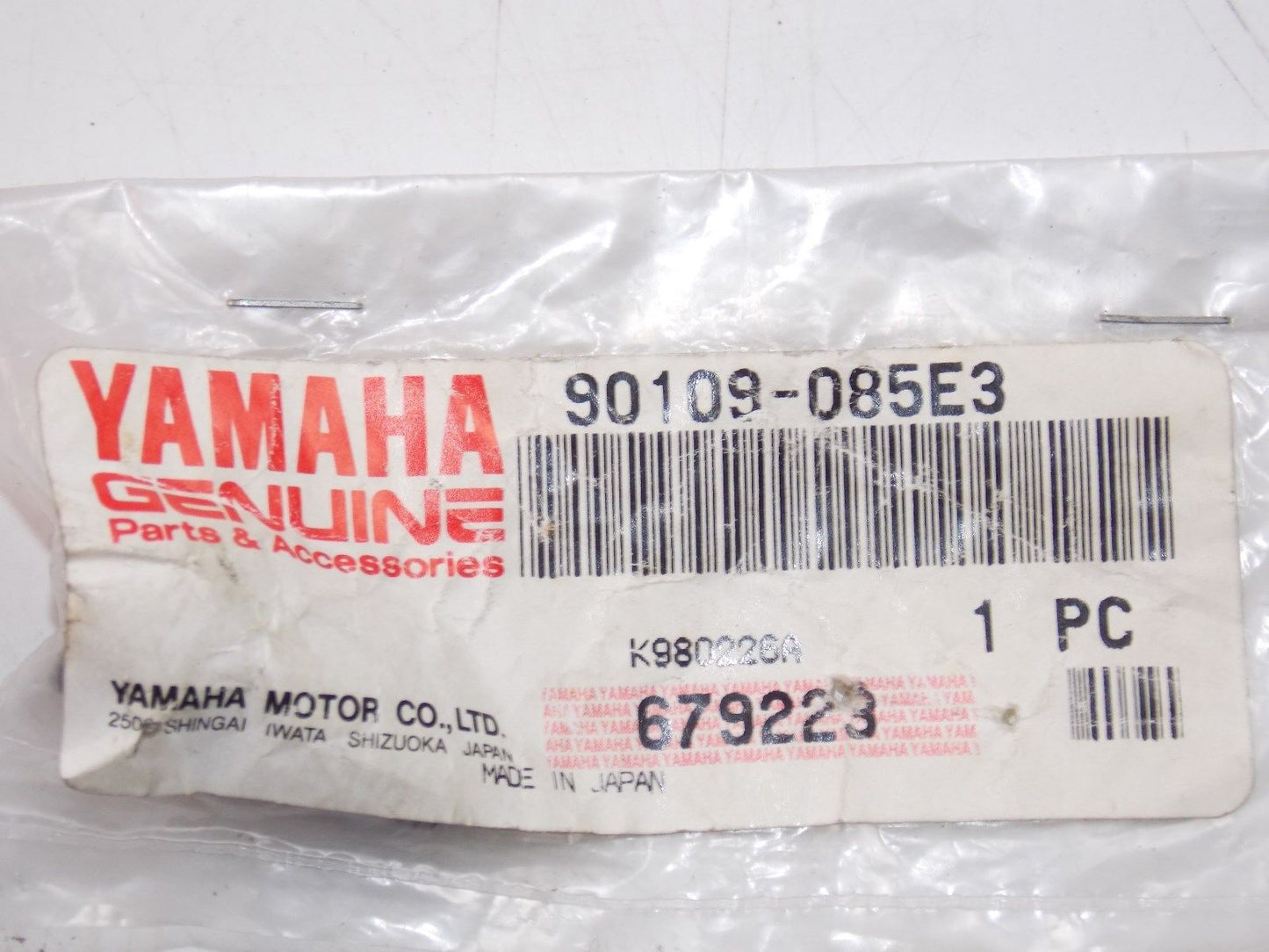 NOS YAMAHA 1993 2005 2006 2007 FLANGE BOLT YP400 EX570 90109-085E3 - MotoRaider