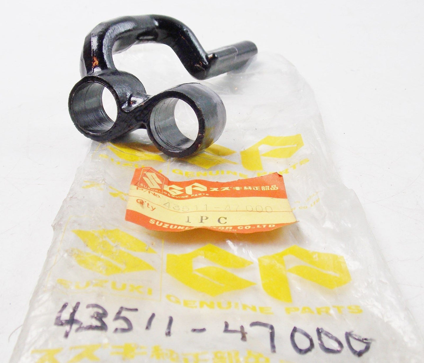 NOS SUZUKI 1977 1978 1979 RIGHT FRONT FOOTREST GS550 43511-47000 - MotoRaider