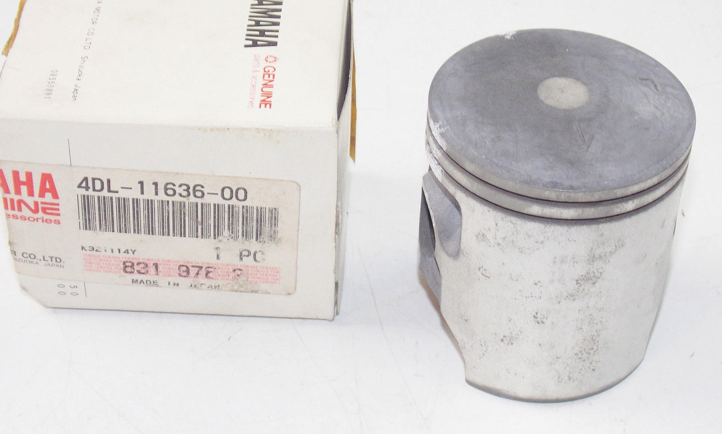 NOS OEM YAMAHA 1992 1993 1994 TZR125 .50 OVERSIZE PISTON 2ND OVER 4DL-11636-00 - MotoRaider