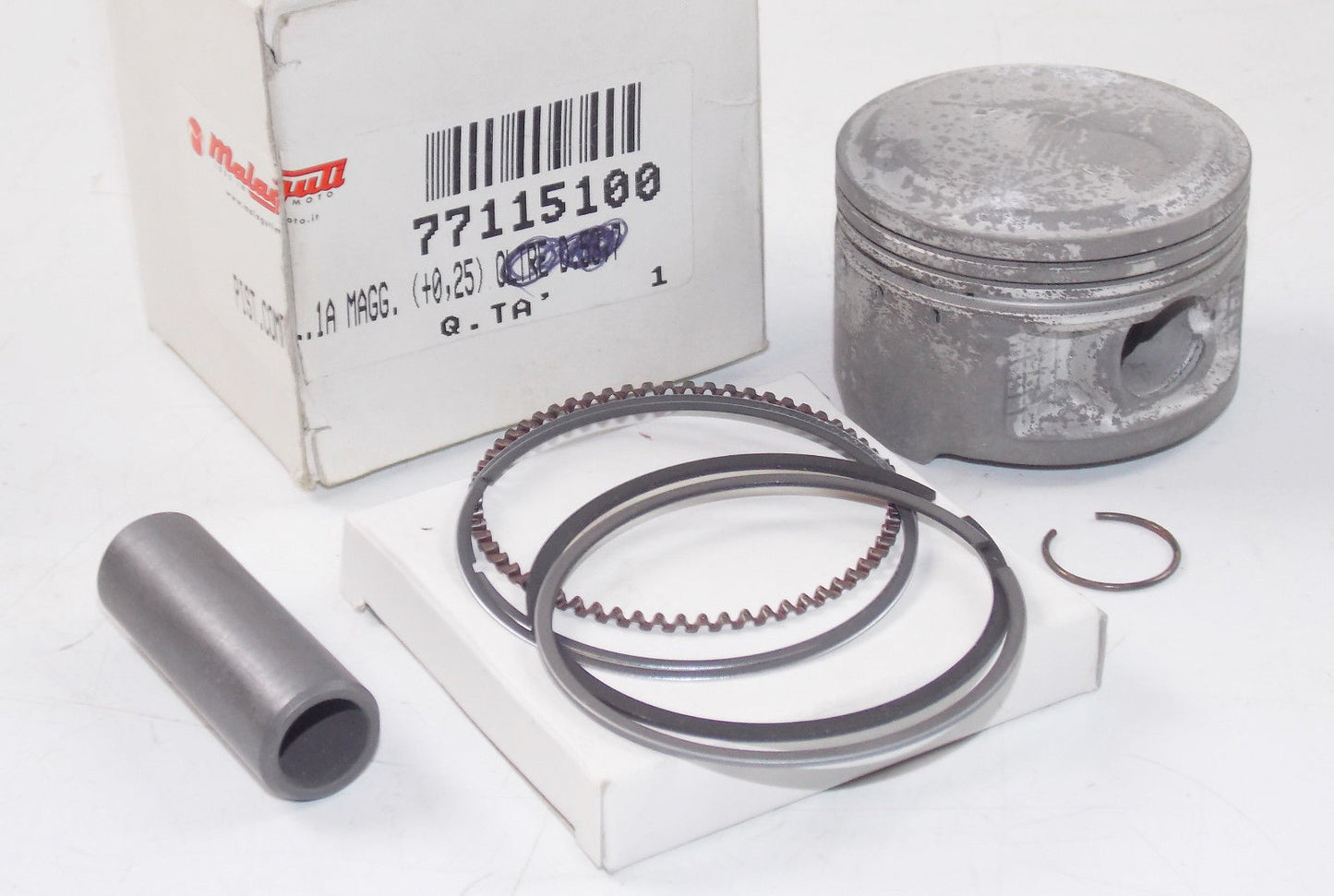 OEM MALAGUTI SCOOTER 1999 2001 MADISON 125 .25 OS PISTON RING KIT 53.70 77115100 - MotoRaider
