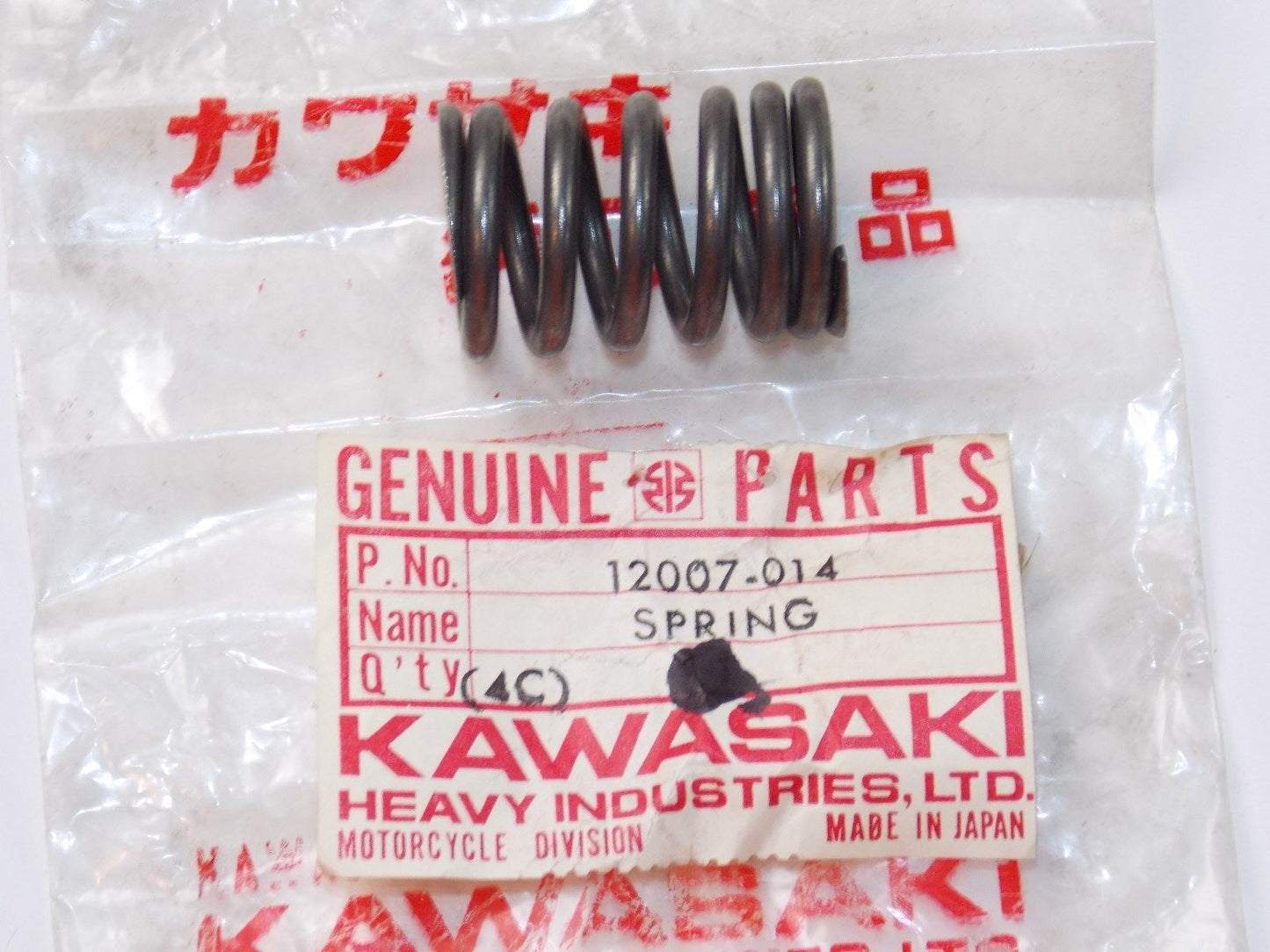 NOS KAWASAKI 1988-2005 INNER VALVE SPRING KLT200/250 KZ200/400/440 12007-014 - MotoRaider