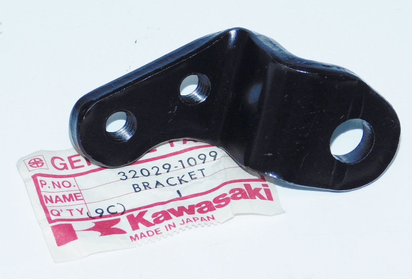 NOS KAWASAKI 1980 1981 1982 1983 KZ440 BRACKET ENGINE REAR RIGHT 32029-1099 - MotoRaider