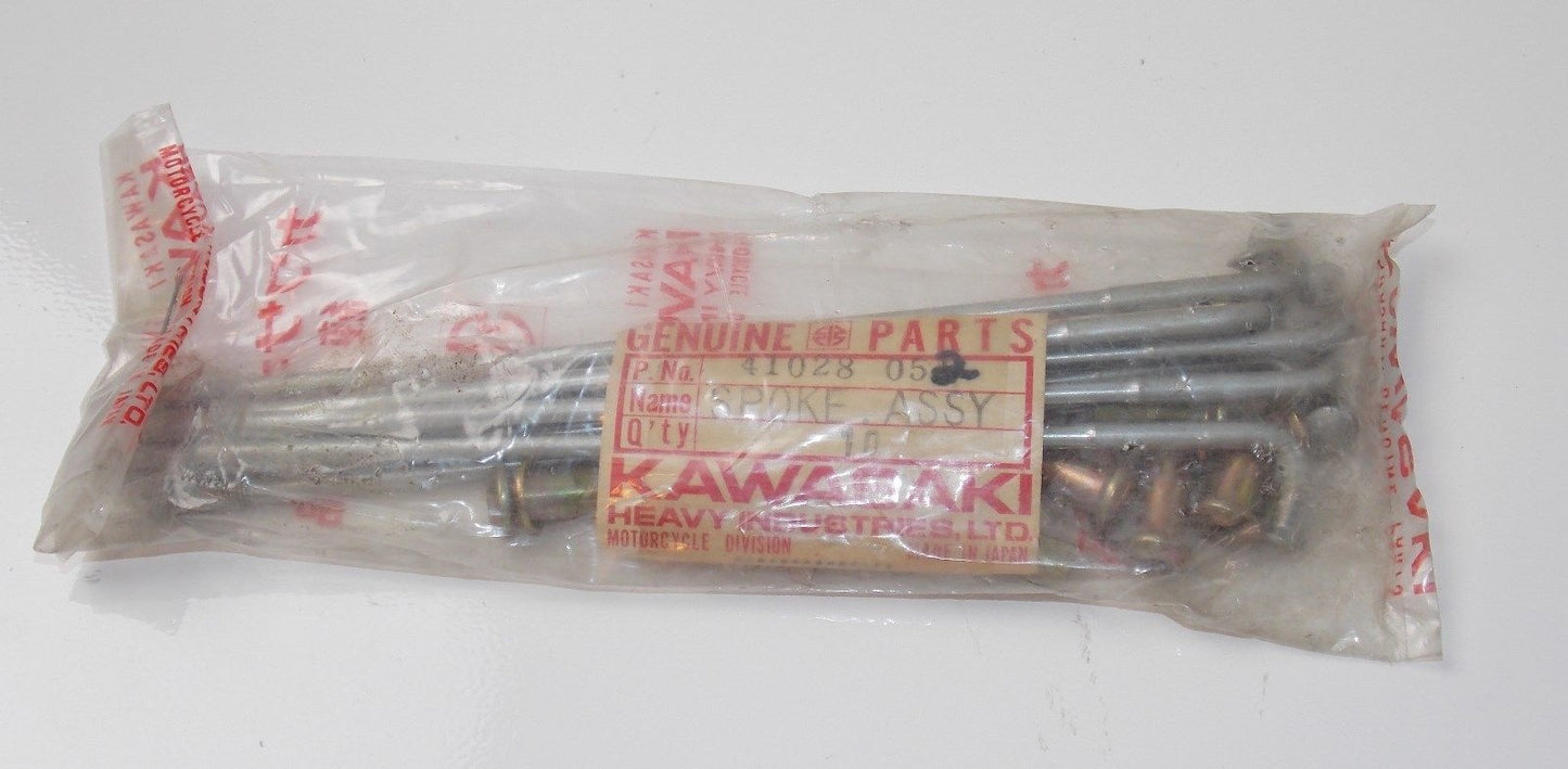 8 SPOKES 8 NIPPLES REAR OUTER WHEEL KAWASAKI 1973 1974 1975 F11 41028-052 - MotoRaider