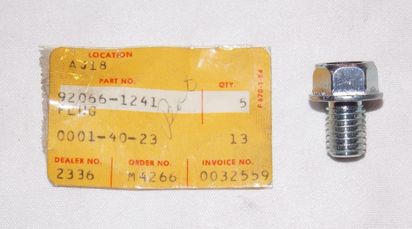 NOS KAWASAKI 1986-2010 CRANKCASE PLUG KMX125 KXT250 KX80 KL250 92066-1241 - MotoRaider