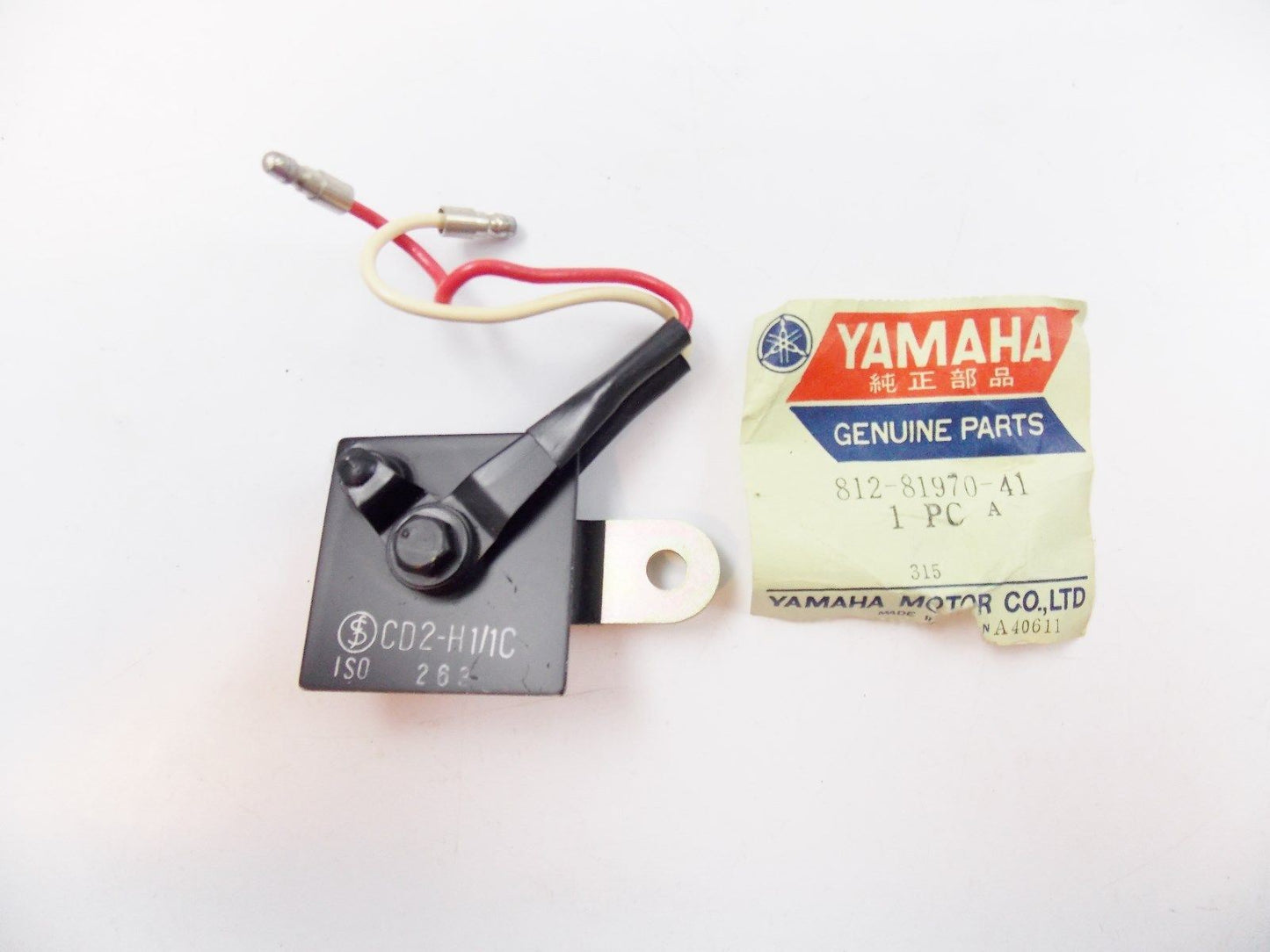 NOS OEM YAMAHA 1972 REGULATOR VOLTAGE ASSY U7E 118-81910-11 - MotoRaider
