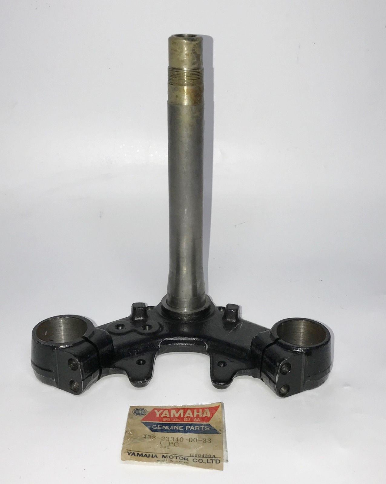 NOS OEM YAMAHA 1967 YL2 100cc FRONT FORK LOWER TRIPLE PLATE 164-23340-00 - MotoRaider