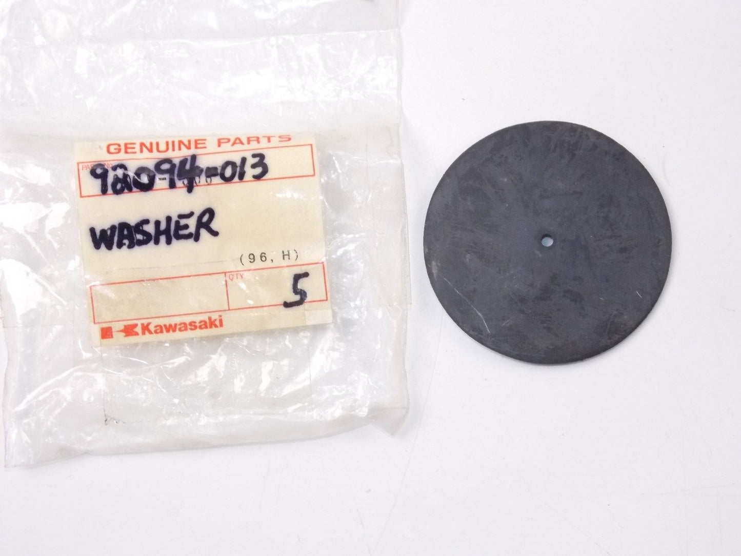 NOS OEM KAWASAKI 1974 1975 1976 1977 RUBBER WASHER KZ400 92094-013 - MotoRaider