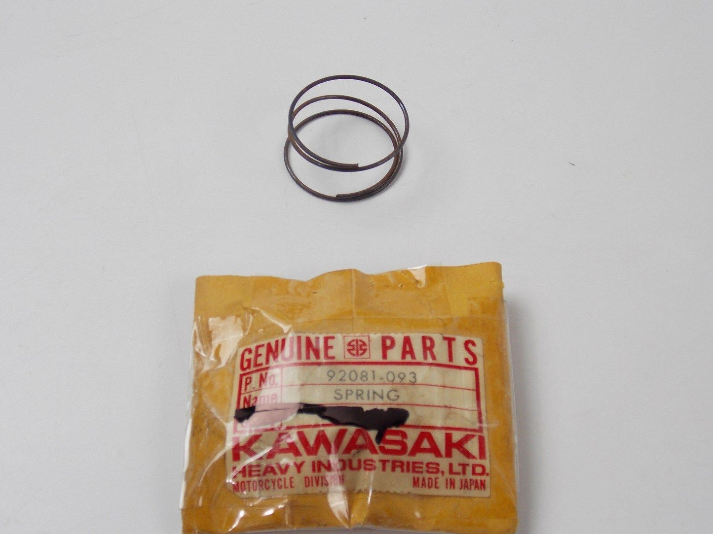 NOS OEM KAWASAKI 1970-1975 SPRING F5F8F9 92081-093 - MotoRaider
