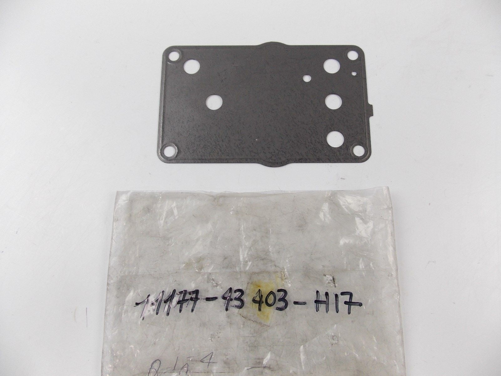 NOS OEM 1983-1986 SUZUKI BREATHER COVER GASKET GS550  11177-43403-H17 - MotoRaider