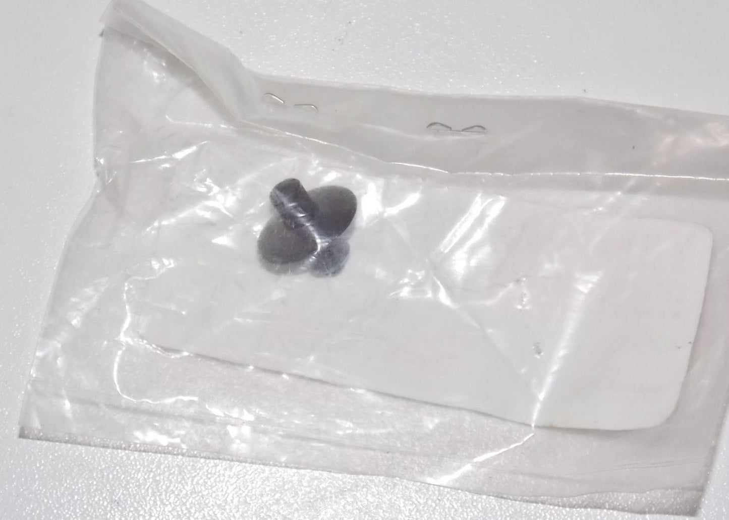 NOS Yamaha 1998 2011 R1 Rider YZFR1 Road V Star FJR1300 FENDER RIVET 90269-07077 - MotoRaider