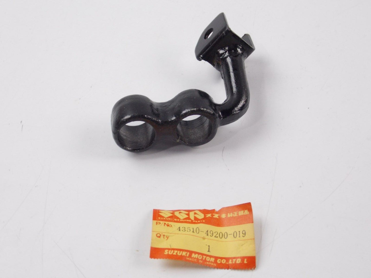 NOS OEM 1980-1981 SUZUKI RIGHT FRONT FOOTREST BAR GS1100/750  43510-49200-019 - MotoRaider