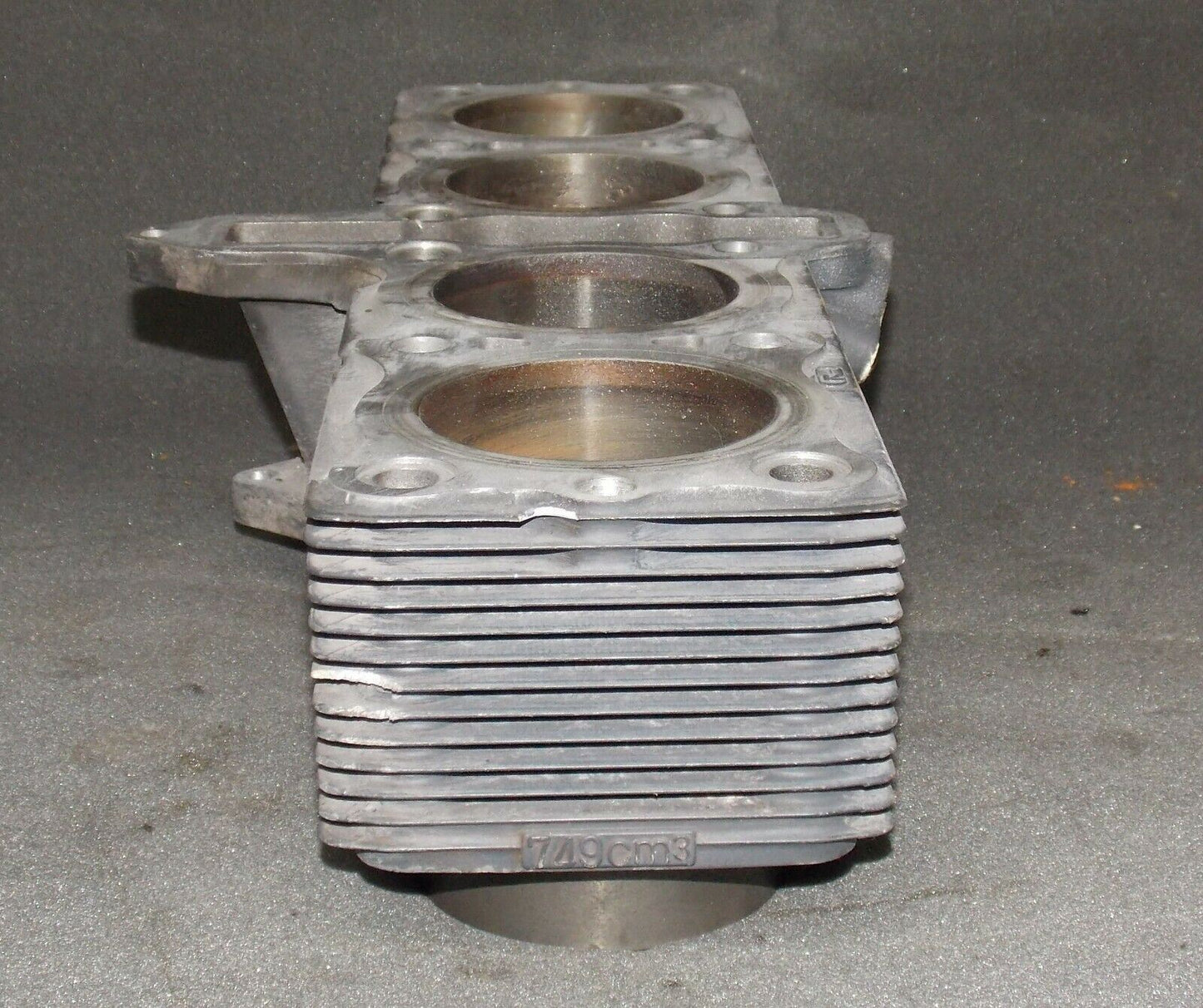 1986 SUZUKI GSX-R 750 ENGINE MOTOR CYLINDER TOP END R705-135306 - MotoRaider