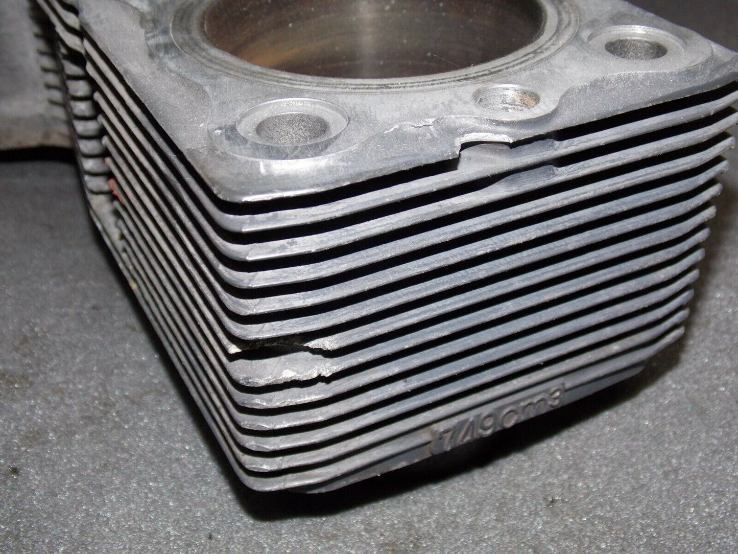 1986 SUZUKI GSX-R 750 ENGINE MOTOR CYLINDER TOP END R705-135306 - MotoRaider