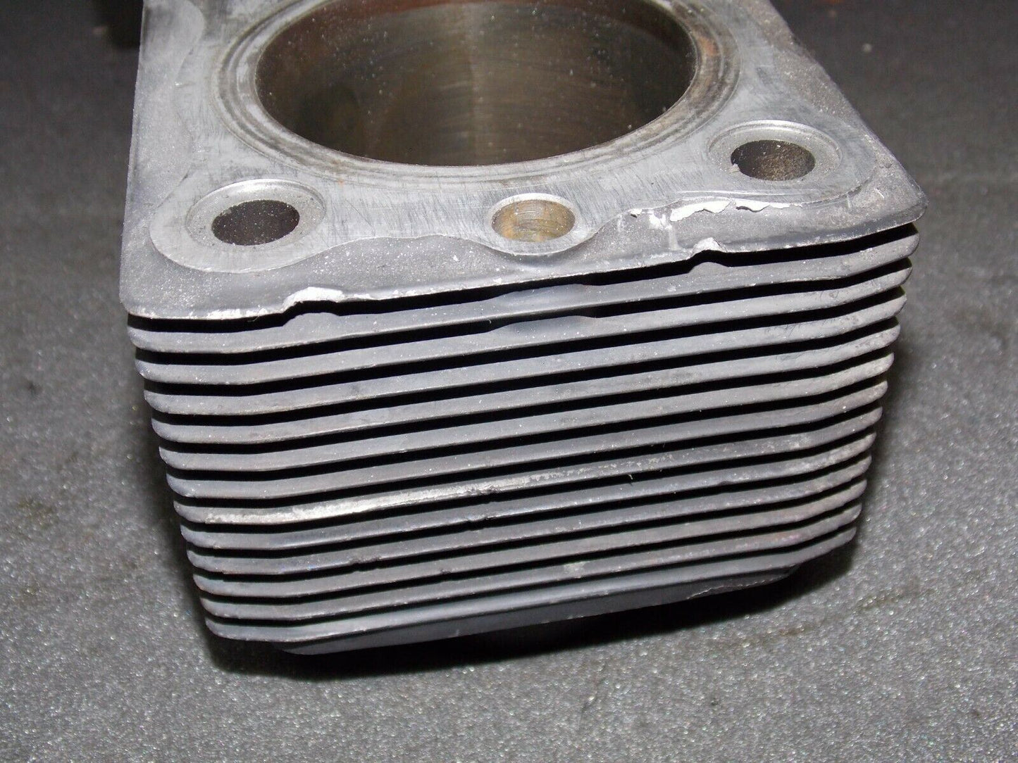 1986 SUZUKI GSX-R 750 ENGINE MOTOR CYLINDER TOP END R705-135306 - MotoRaider