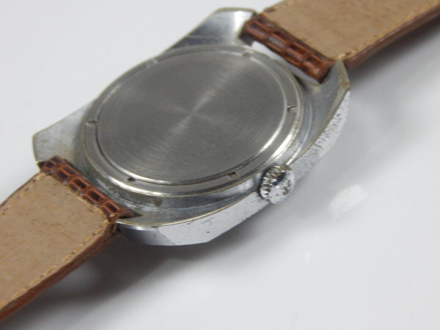 1970's VINTAGE WRIST WATCH SEKONDA 18 JEWELS SWISS MADE 35x40mm LEATHER BAND - MotoRaider