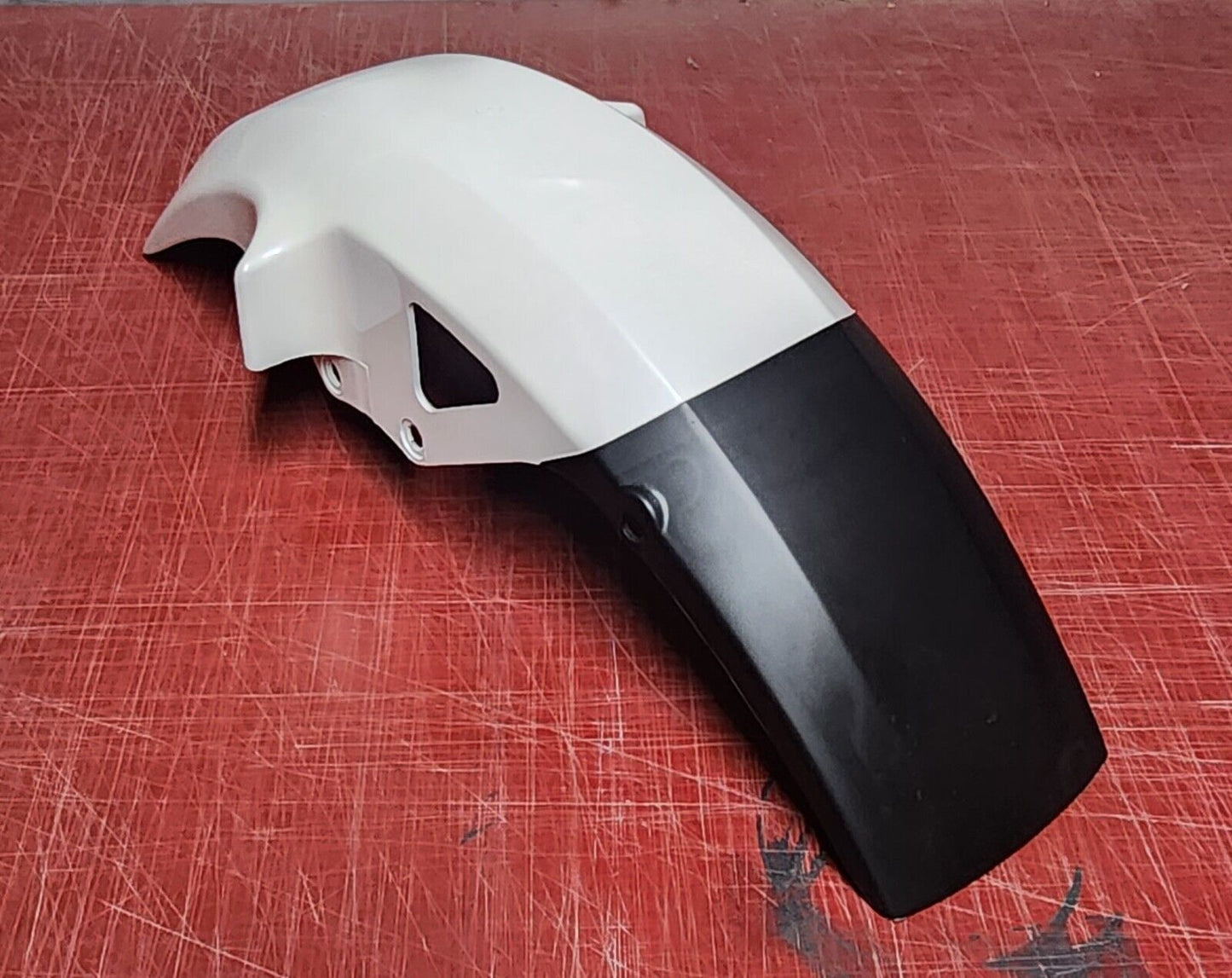 OEM SUZUKI 1983-1986 PEARL WHITE FRONT FENDER GS550 GSX550 53111-43400-13L - MotoRaider