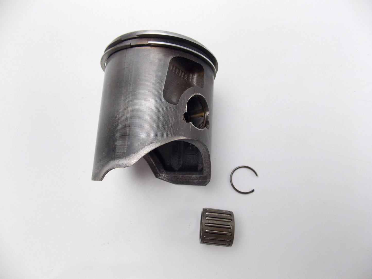 OEM KTM 2005 250 SX PISTONE II CPL. 250SX VERT. 05 66.34 mm 54830007100 - MotoRaider