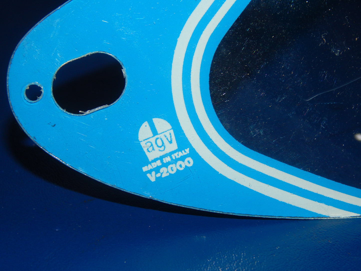 VINTAGE MOTORCYCLE HELMET AGV V 2000 CLEAR VISOR SHIELD SCREEN BLUE ITALY - MotoRaider