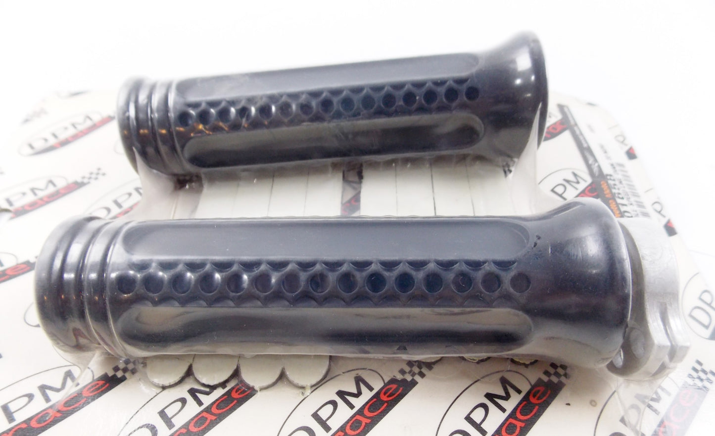 DE PRETTO MOTO HANDLE BAR ALLOY GRIPS BLACK 2007-2009 HONDA SH300 R-0165B - MotoRaider