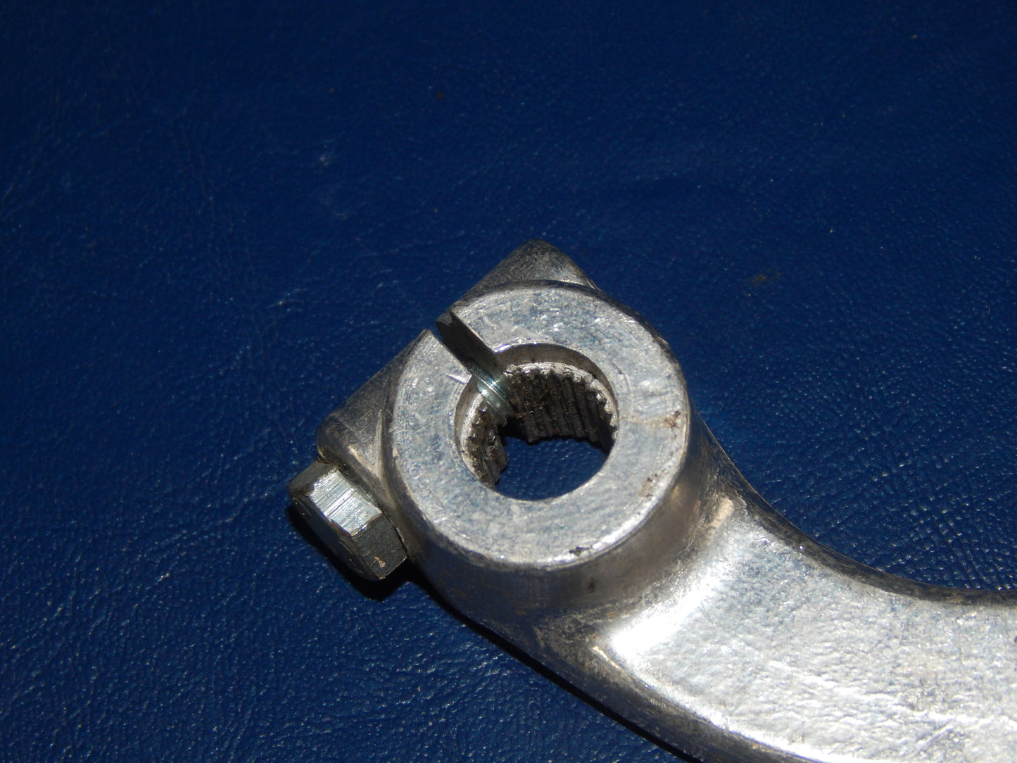 NOS 1977 SACHS HERCULES DKW GS 125 1756 REAR WHEEL BRAKE PLATE LEVER ACTUATOR - MotoRaider