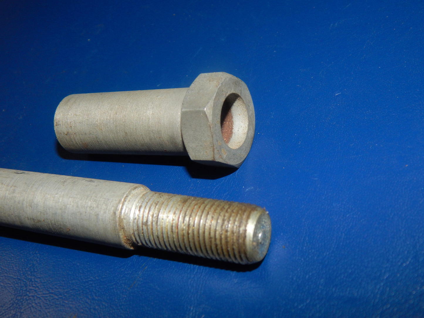 VINTAGE MOTORCYCLE FRONT WHEEL AXLE BOLT HERCULES DKW SACHS PUCH D=16mm 19mm - MotoRaider