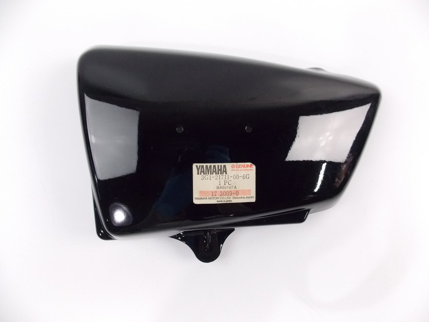 NOS OEM 1980 YAMAHA XS 650 FRAME LEFT SIDE COVER 3G1-21721-00-6G - MotoRaider