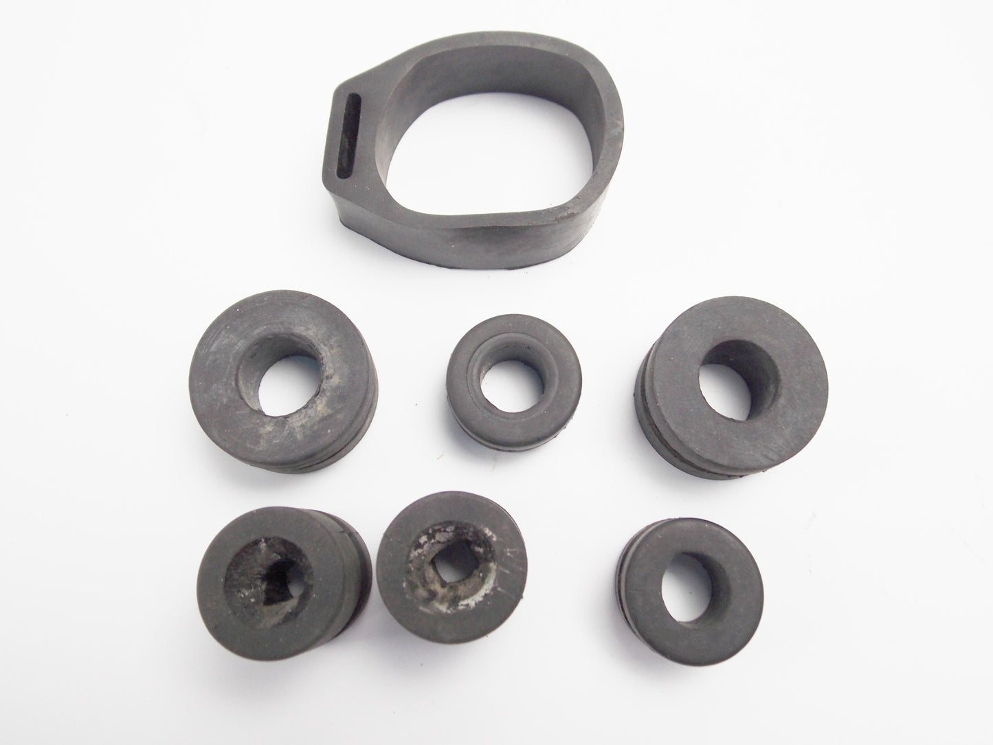 1986 CAGIVA 125 ELEFANTRE ANTIVIBRANT RADITOR PANEL RUBBER DAMPING BUSHING - MotoRaider