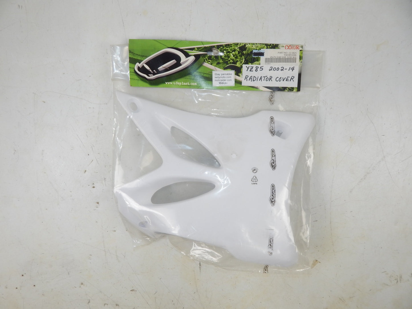 UFO WHITE (046) RADIATOR COVER PANEL SHROUD YAMAHA 2002 YZ80 11-5825 YA03855046 - MotoRaider