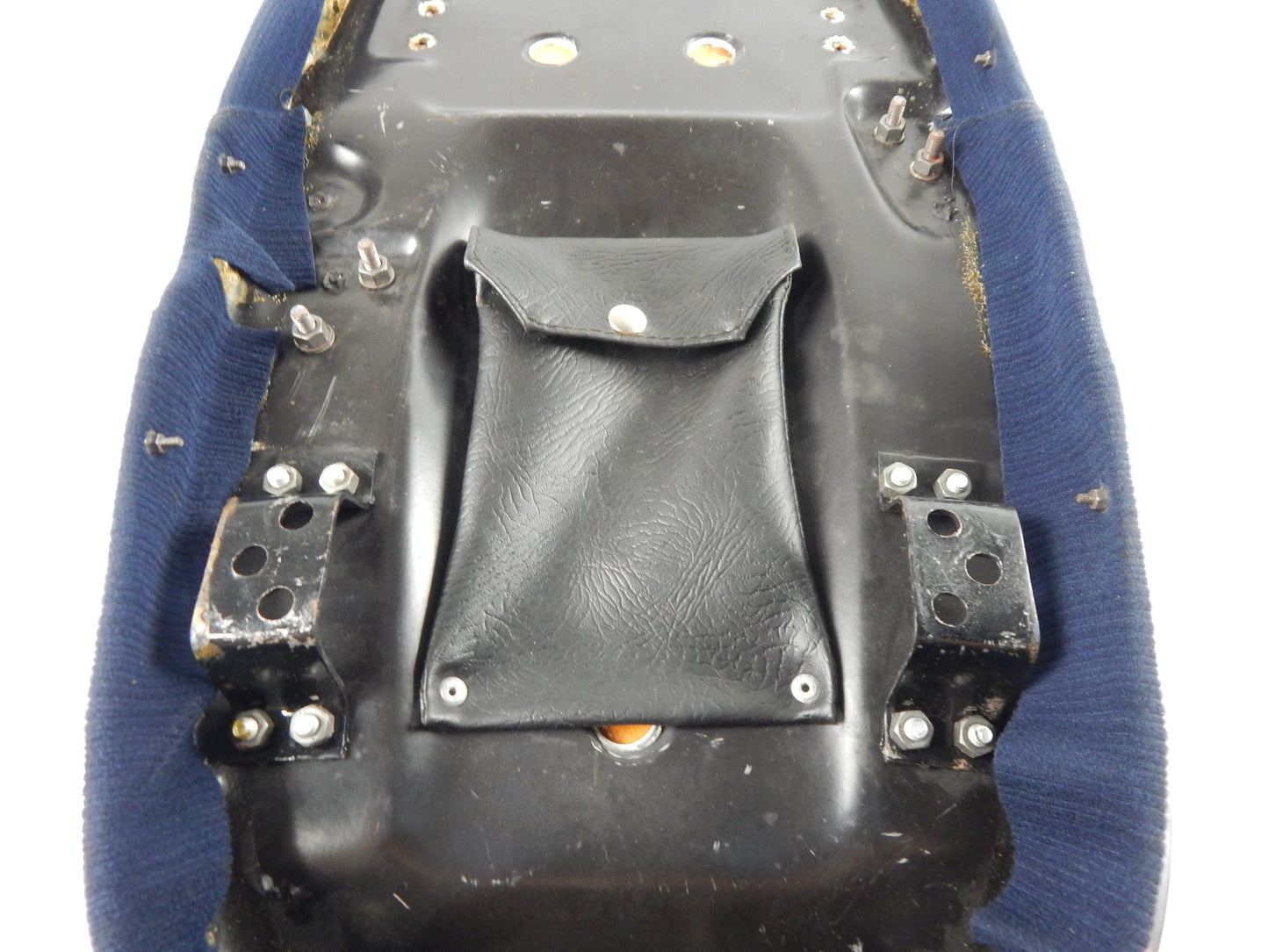 1970's SUZUKI GT550 GT380 CAFÉ RACER SUEDE SADDLE SEAT+POUCH L=25" W=11" VINTAG - MotoRaider