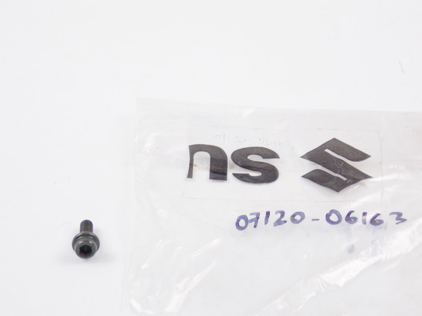 NOS OEM SUZUKI 1994-2009 GDF1200 / GSF600 / C90 / C50 / DR125 BOLT 07120-06163 - MotoRaider