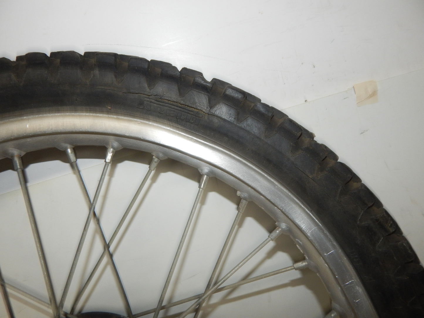 1981 BETA TRIAL 125 FRONT WHEEL 21" HUB AKRONT RIM SPOKES VINTAGE ITALY - MotoRaider