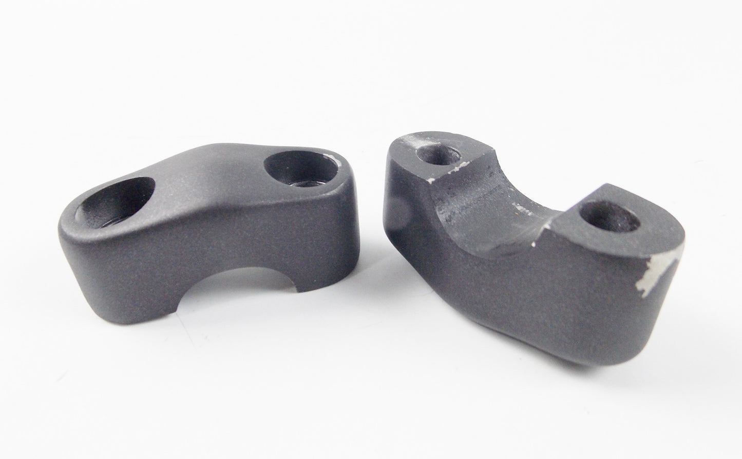 OEM 2003 2004 YAMAHA BT1100 HANDLEBAR UPPER CLAMPS HOLDER 5JN-F3441-10 SET - MotoRaider
