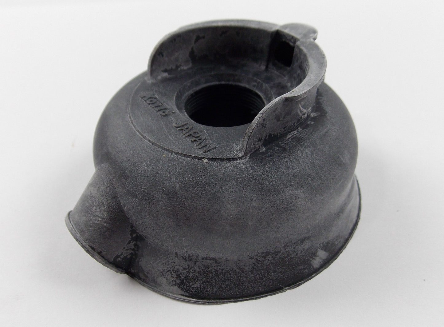 NOS OEM YAMAHA XV/XT/TW/TDM/FZR/VMX/YX HEADLIGTH SOCKET COVER 2F9-84397-01 - MotoRaider